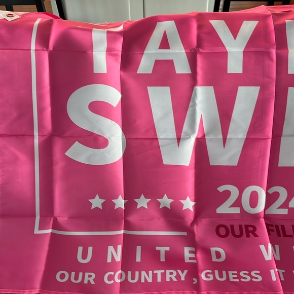 Taylor Swift 2024 - Picture 2 of 6